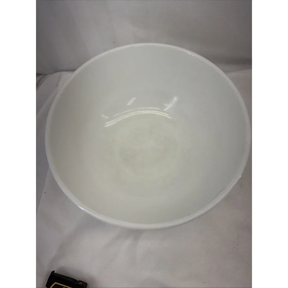 Vintage  True Opal Unmarked White Mixing‎ Bowl 4 Quart